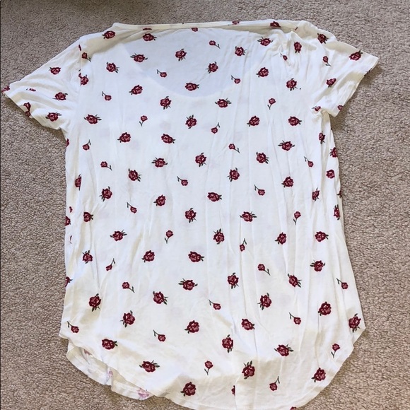 Hollister Roses Tee - Picture 3 of 3